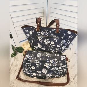 GH BASS NAVY NWOT 3 IN 1 FLORAL TOTE